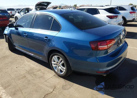 2017 Volkswagen Jetta 1.4T S z USA, uszkodzony, nr VIN 3VW2B7AJ7HM250022